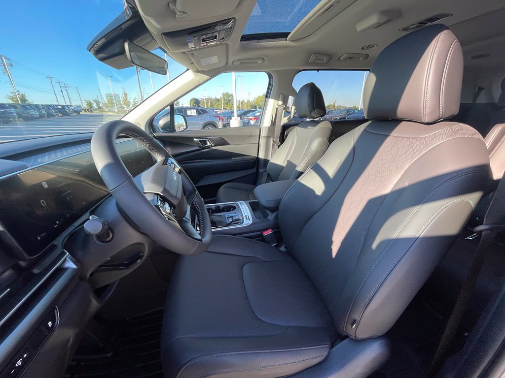 New 2027 Kia Carnival SX w/ Dark Edition Package FWD image 18