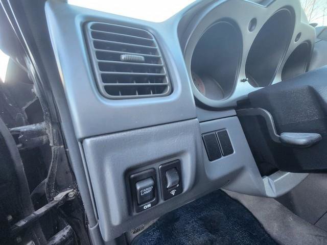 Used 2004 Nissan Frontier XE w/ (VTP) Value Truck Pkg RWD image 11