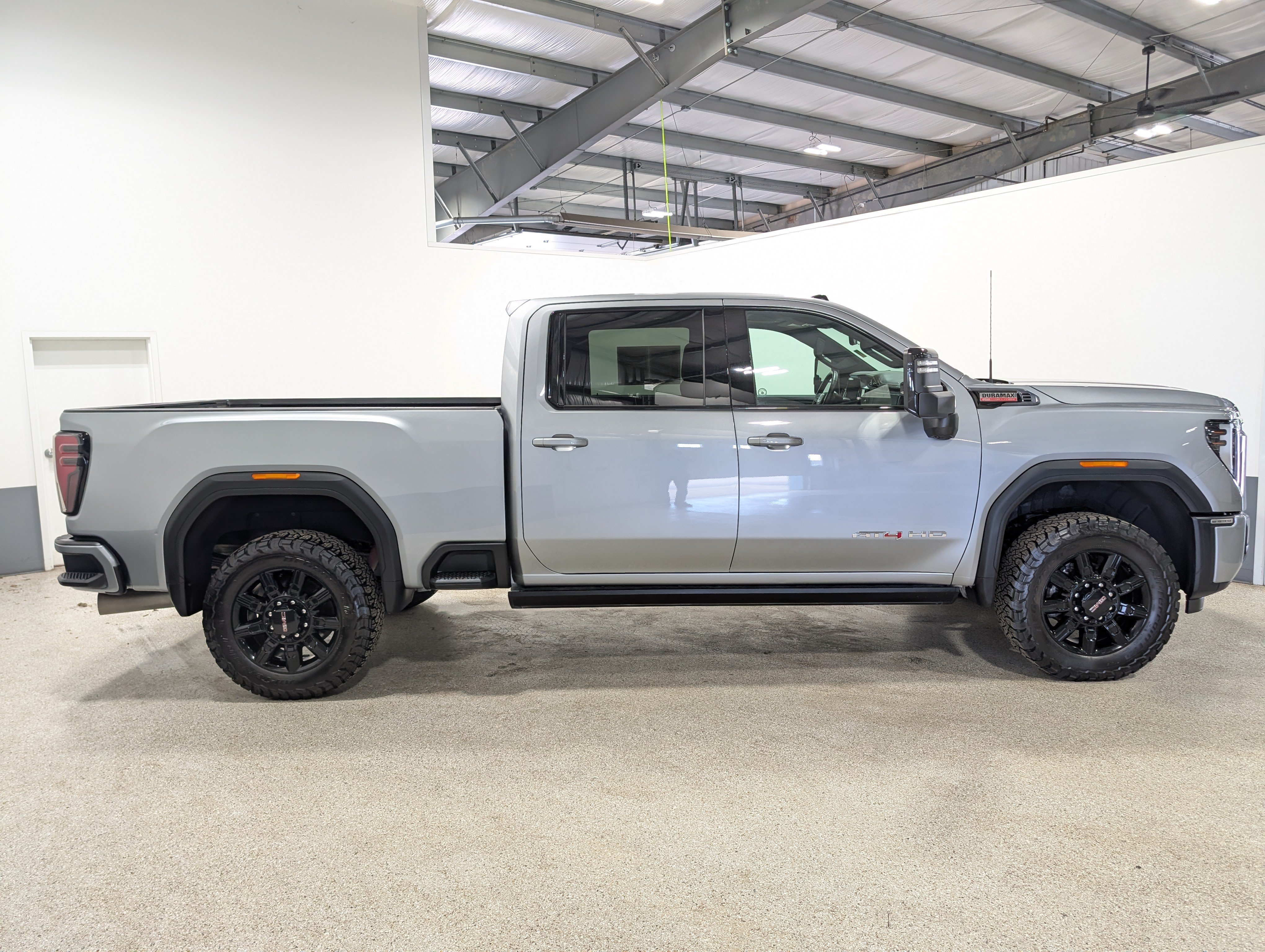 Used 2026 GMC Sierra 2500 AT4 w/ AT4 Premium Plus Package AWD/4WD image 2