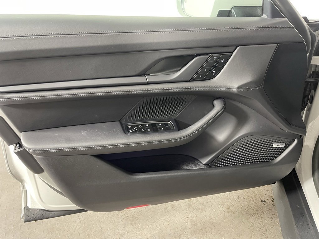 Used 2024 Porsche Taycan 4S image 19