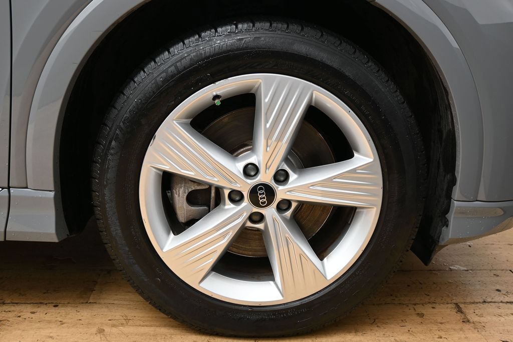 Used 2024 Audi Q4 e-tron Premium AWD/4WD image 12