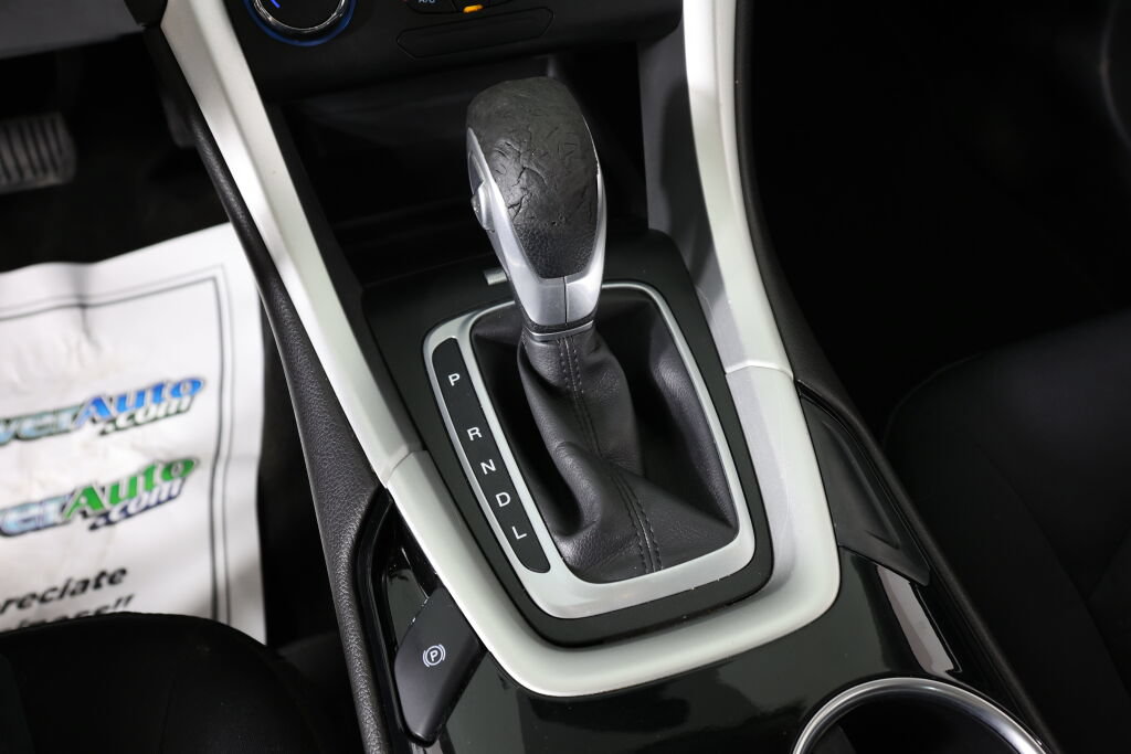 Used 2015 Ford Fusion SE FWD image 36