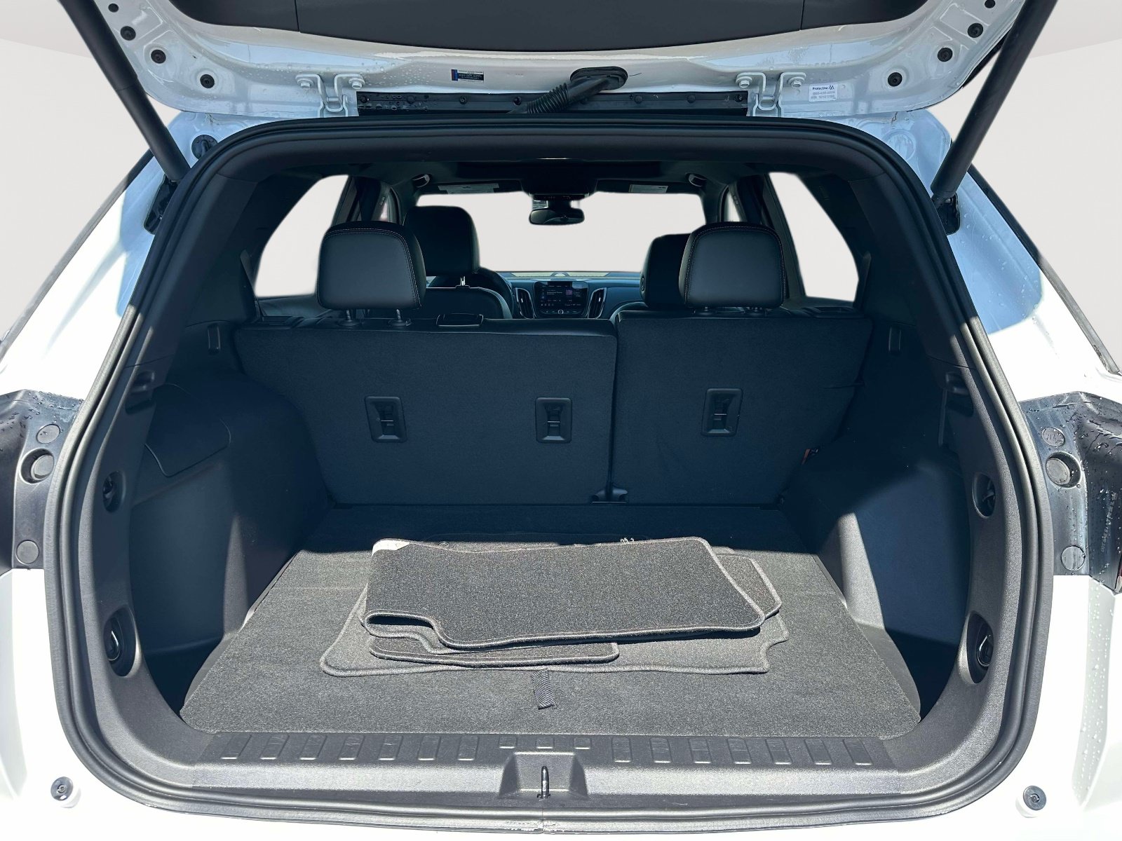 Used 2023 Chevrolet Equinox Premier FWD image 34