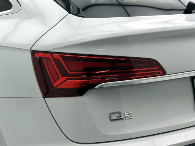 Certified 2023 Audi Q5 2.0T Premium Plus w/ Premium Plus Package AWD/4WD image 10
