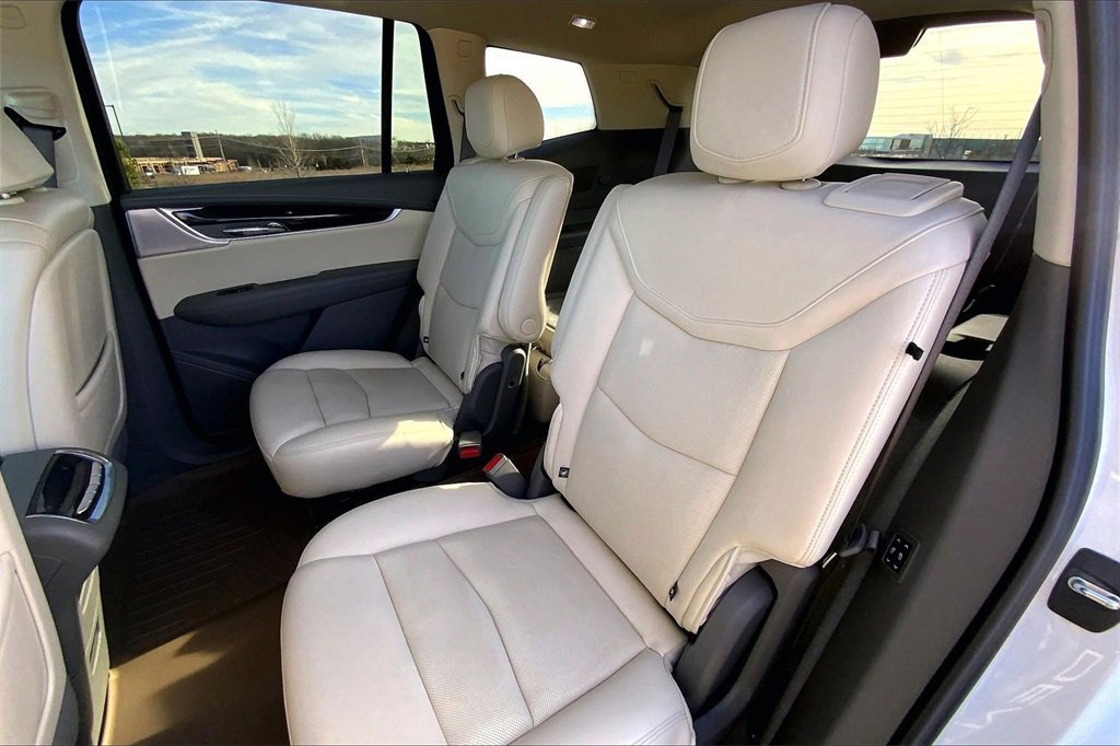 Used 2023 Cadillac XT6 Premium Luxury image 20