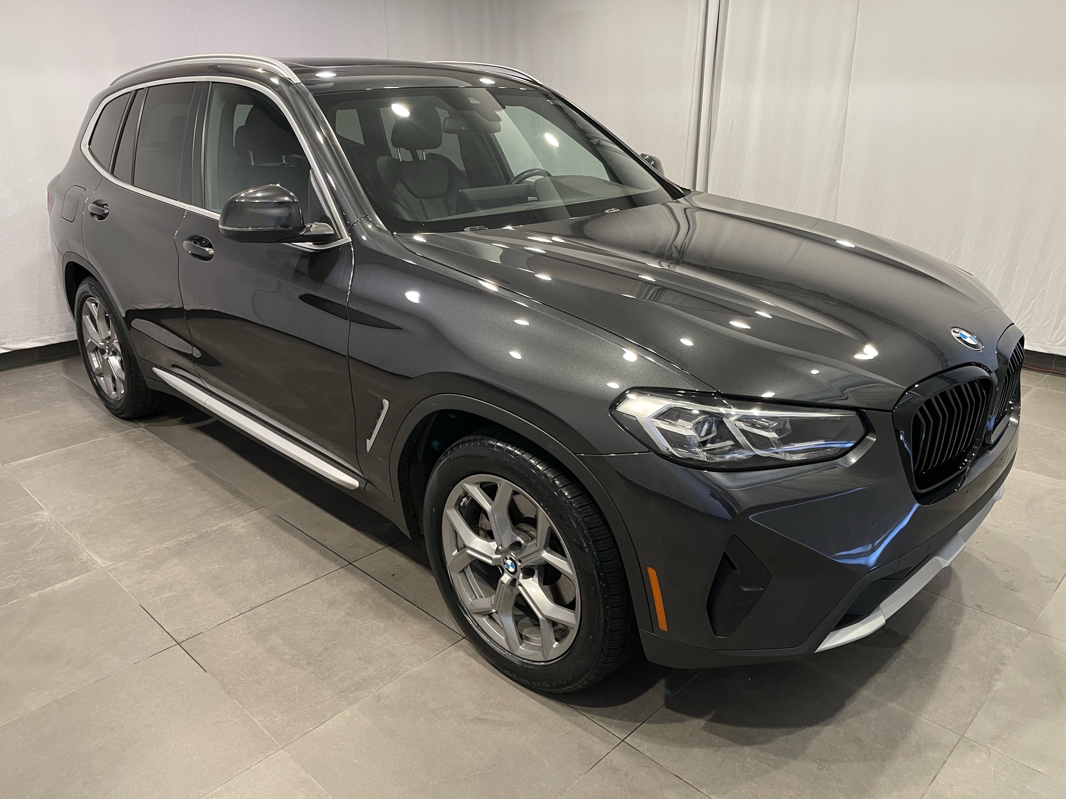 Used 2022 BMW X3 xDrive30i AWD/4WD image 3