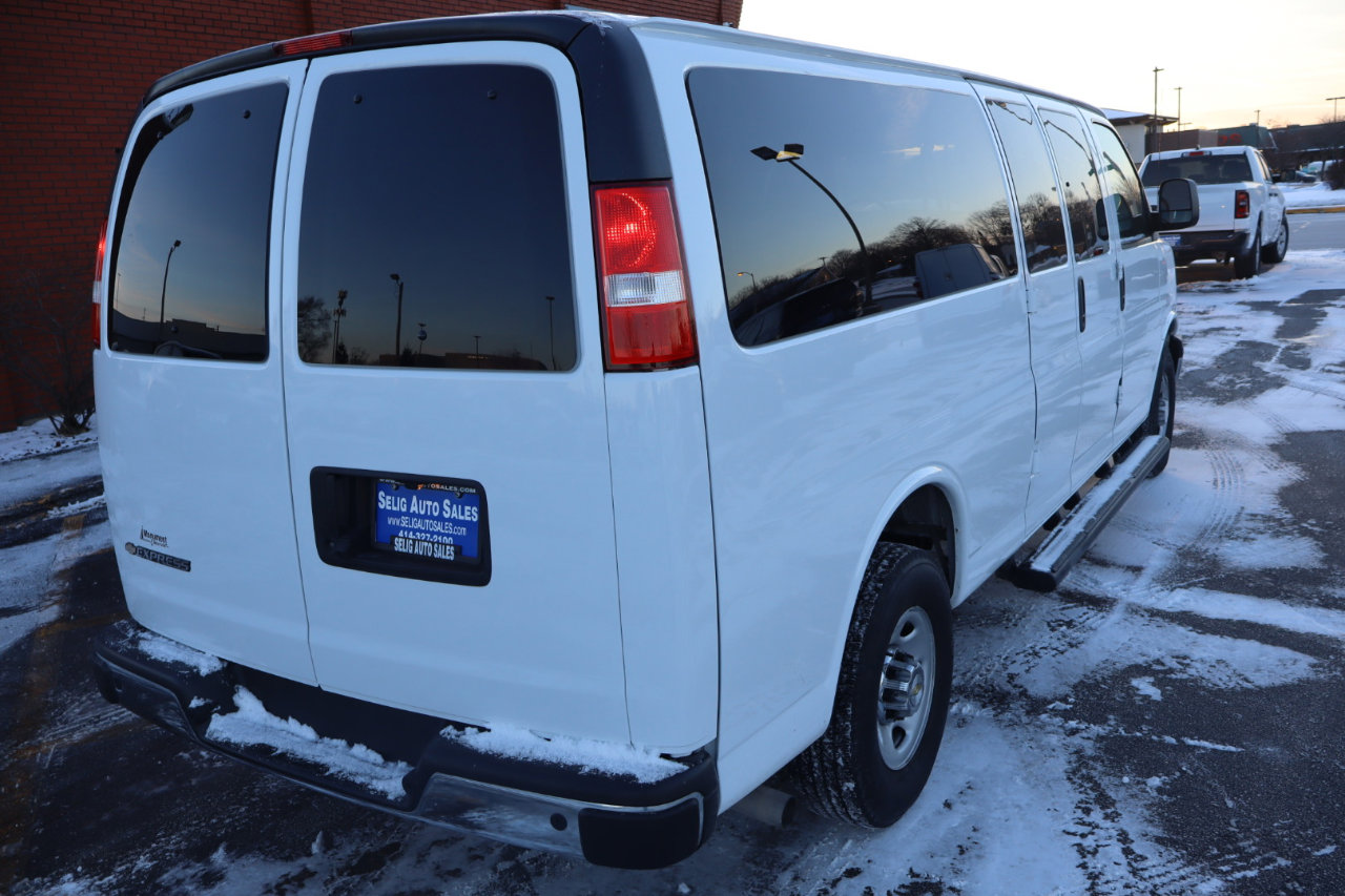 Used 2024 Chevrolet Express 3500 LT w/ LT Preferred Equipment Group image 9