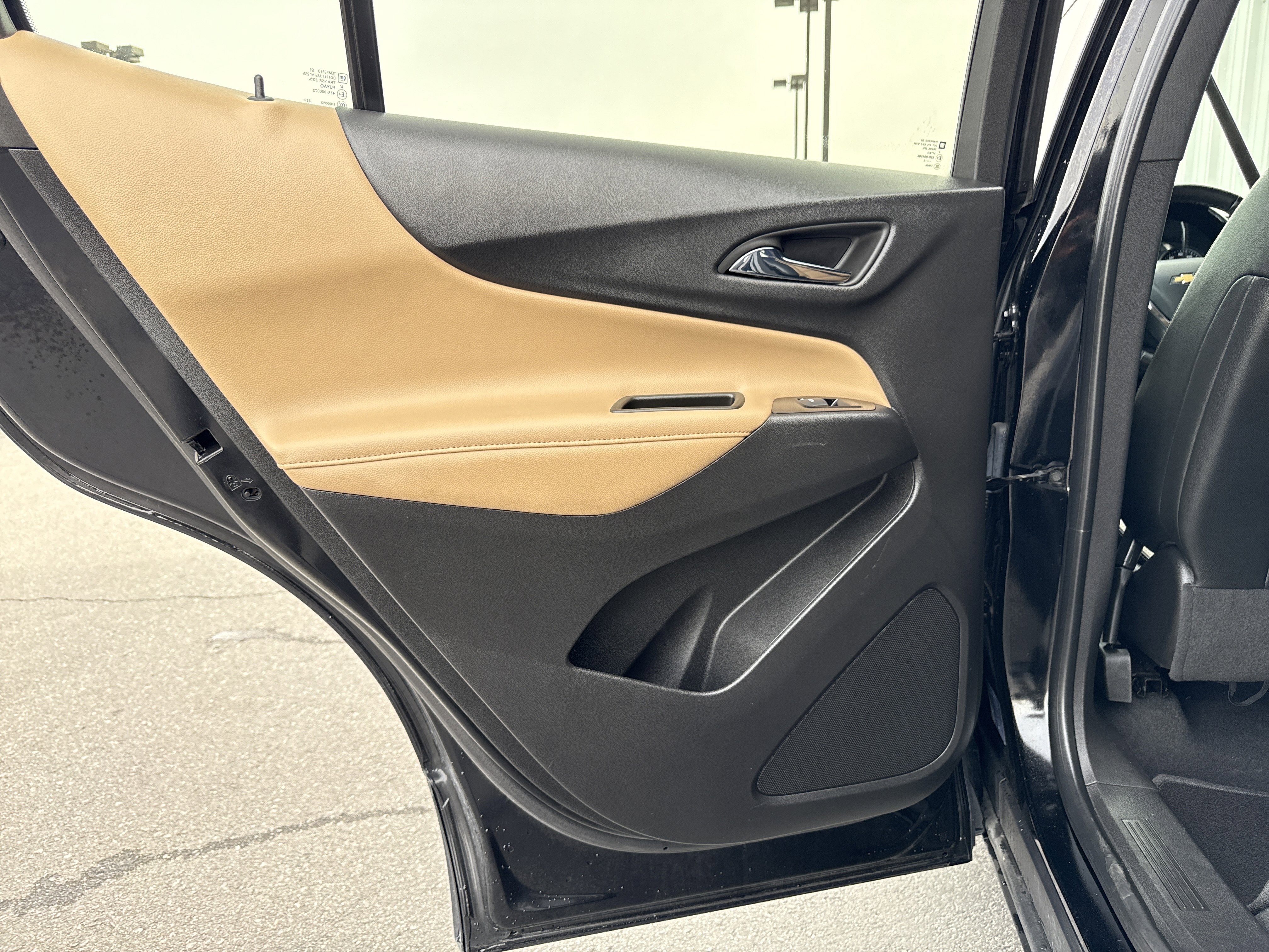 Used 2023 Chevrolet Equinox Premier image 26