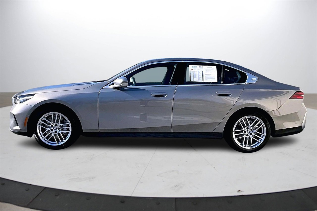 Used 2024 BMW 530i w/ Premium Package image 6