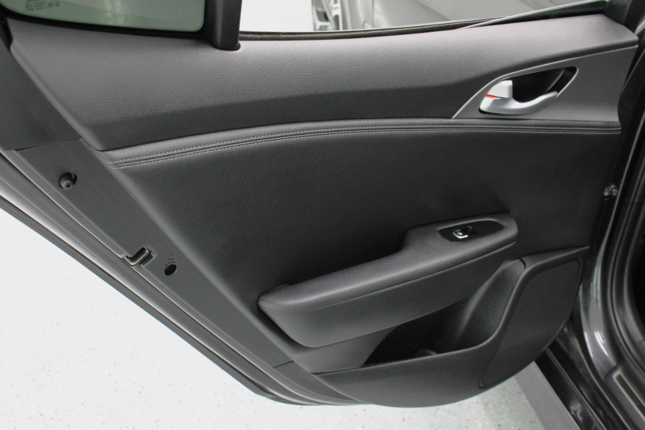 Used 2021 Kia Stinger GT RWD image 38