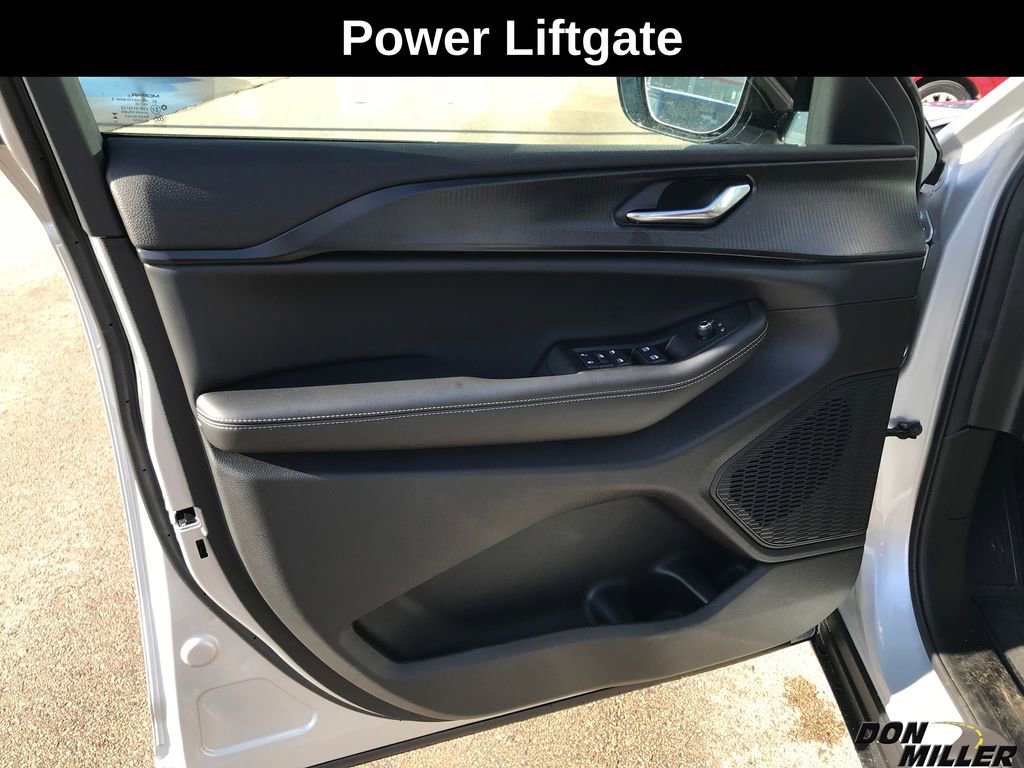 New 2025 Jeep Grand Cherokee L Altitude image 10