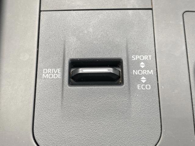 Used 2023 Toyota Highlander LE FWD image 21