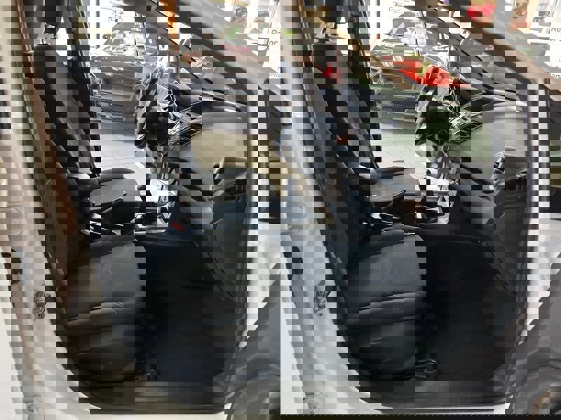 Used 2018 Ford Fiesta SE image 27