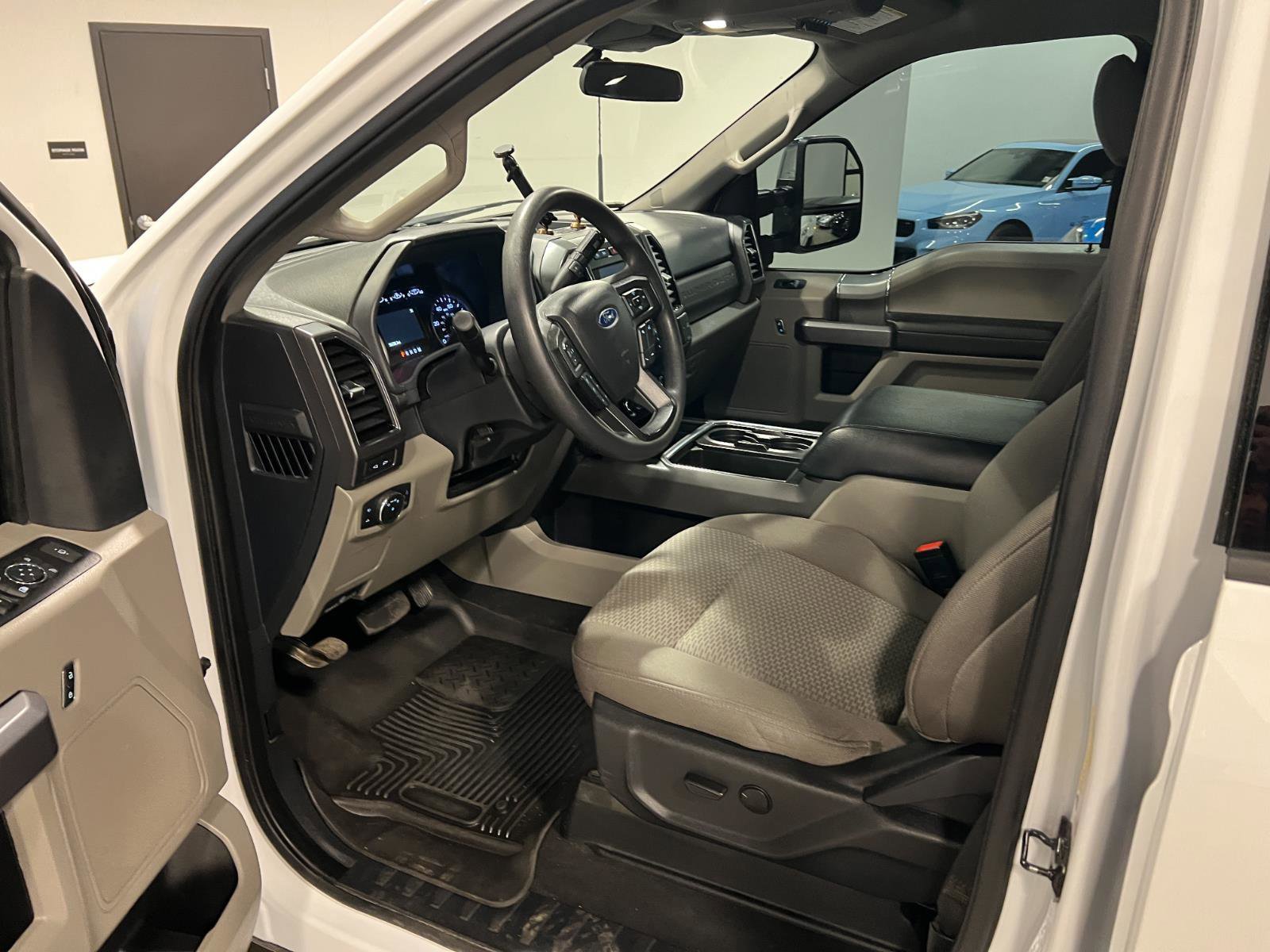 Used 2022 Ford F450 XLT w/ XLT Premium Package image 10