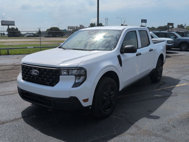 Used 2025 Ford Maverick XL w/ Equipment Group 102A AWD/4WD image 3