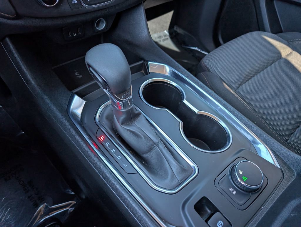 Used 2021 Chevrolet Traverse LS image 18