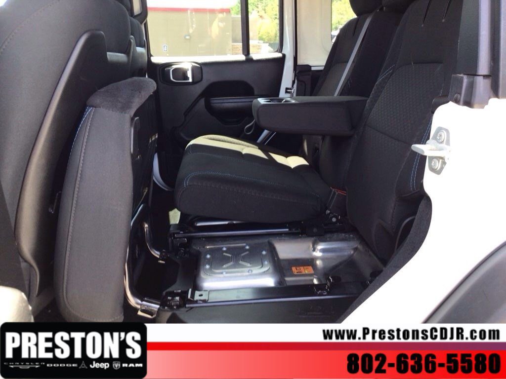 Used 2024 Jeep Wrangler Unlimited Rubicon 4xe AWD/4WD image 29
