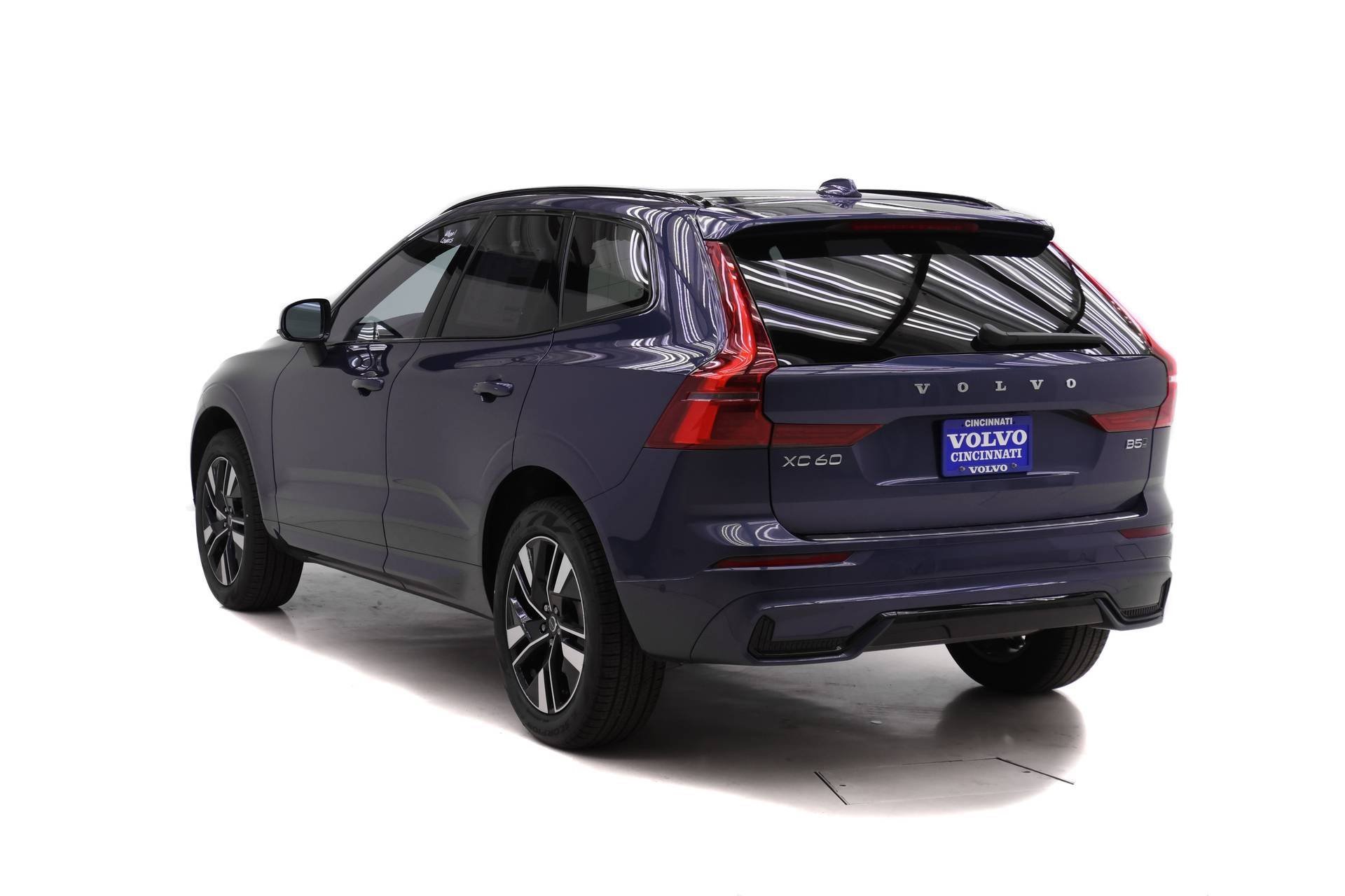 New 2026 Volvo XC60 B5 Plus w/ Protection Package Premier image 4