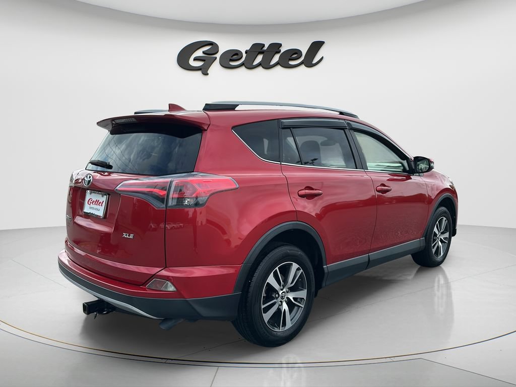 Used 2017 Toyota RAV4 XLE FWD image 5
