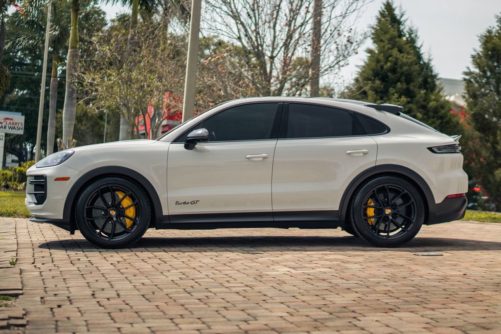 Used 2024 Porsche Cayenne Turbo GT image 2