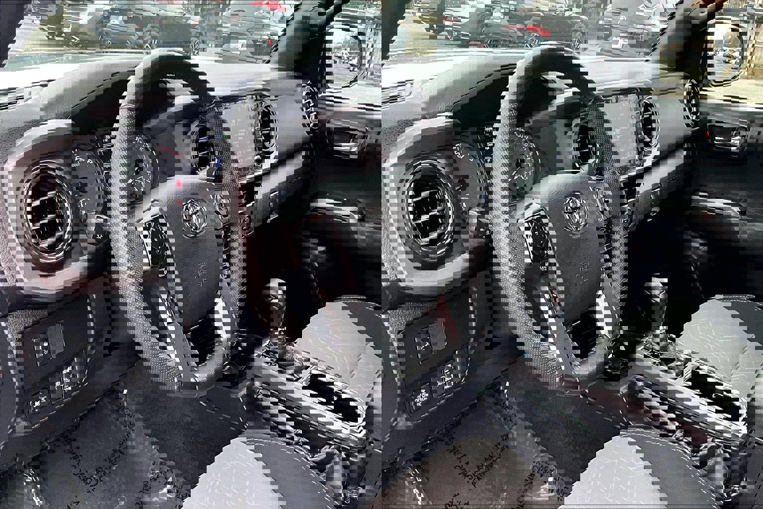 Used 2023 Toyota Tacoma TRD Off-Road image 12