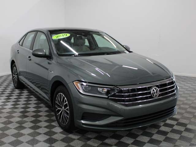 Used 2019 Volkswagen Jetta SEL w/ Cold Weather Package FWD image 8