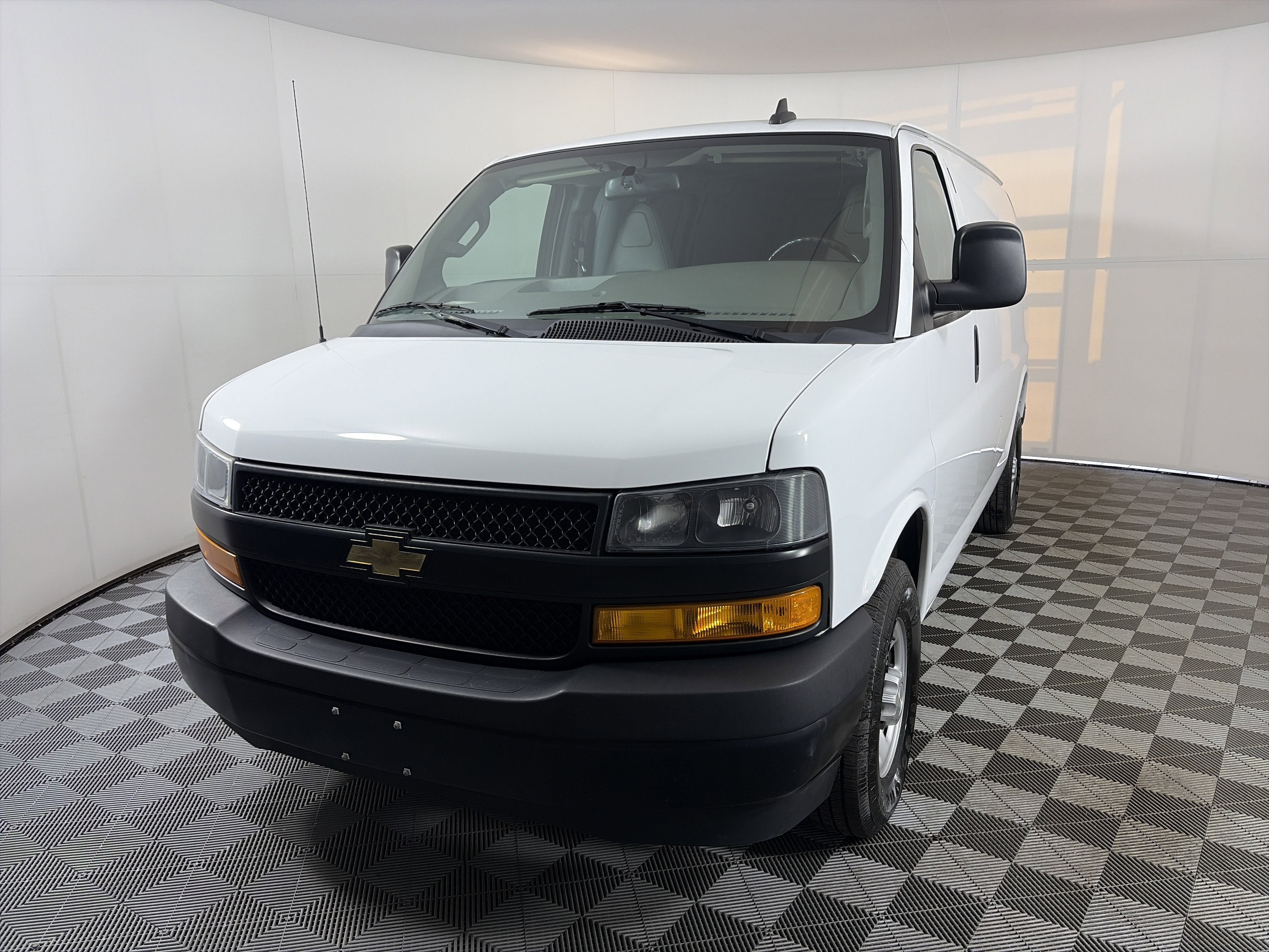 Used 2021 Chevrolet Express 2500 w/ Driver Convenience Package image 3