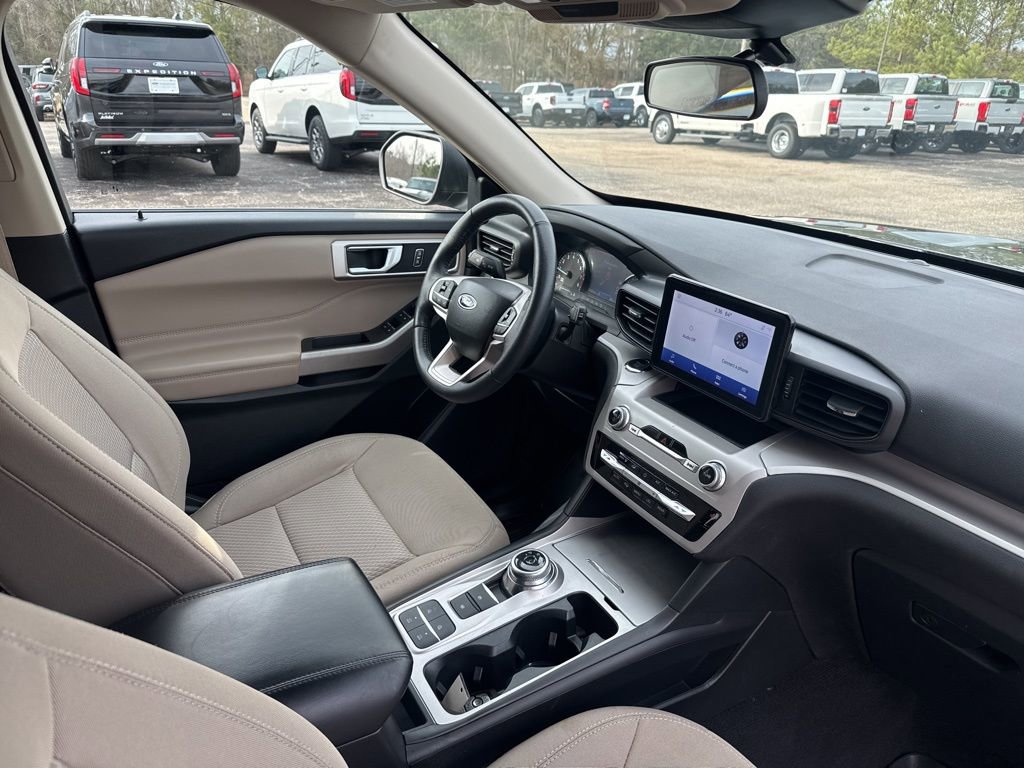 Used 2023 Ford Explorer XLT image 9