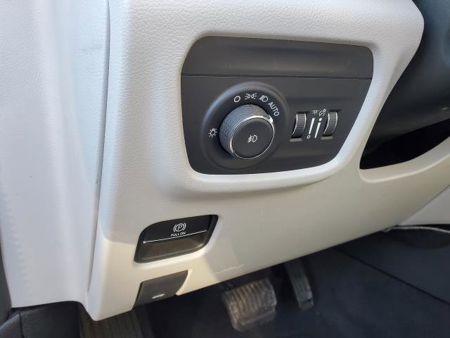 Used 2022 Jeep Grand Cherokee Overland w/ Adv Protech Group III AWD/4WD image 10