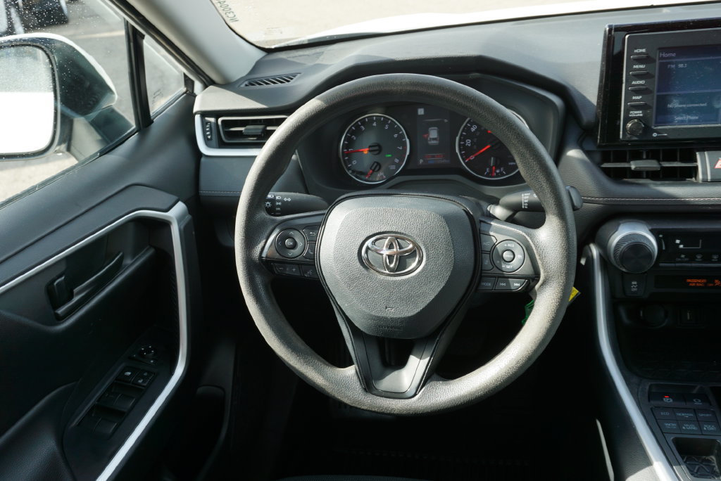 Used 2022 Toyota RAV4 LE AWD/4WD image 13