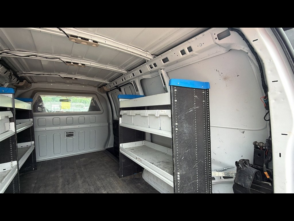 Used 2017 Chevrolet Express 2500 RWD image 21
