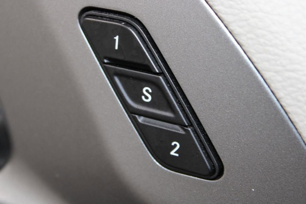 Used 2024 Chrysler Pacifica Touring-L FWD image 28