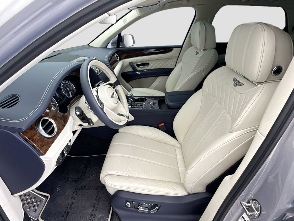 Used 2018 Bentley Bentayga image 18