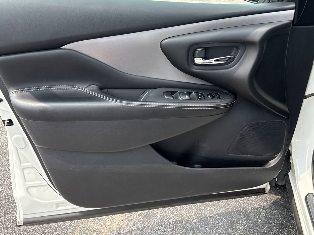 Used 2022 Nissan Murano SV FWD image 10