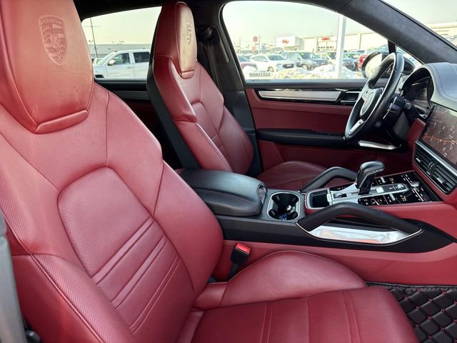 Used 2021 Porsche Cayenne Turbo image 18