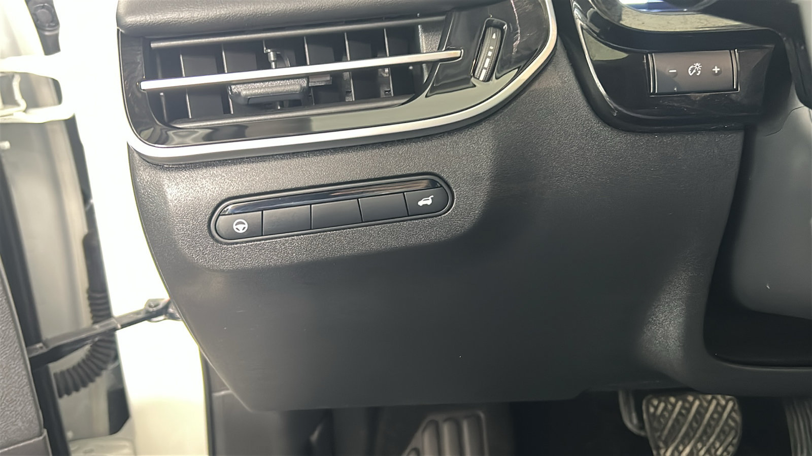 Used 2024 INFINITI QX60 Luxe AWD/4WD image 21