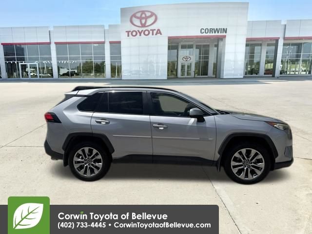 Used 2019 Toyota RAV4 XLE Premium w/ Protection Package FWD image 4