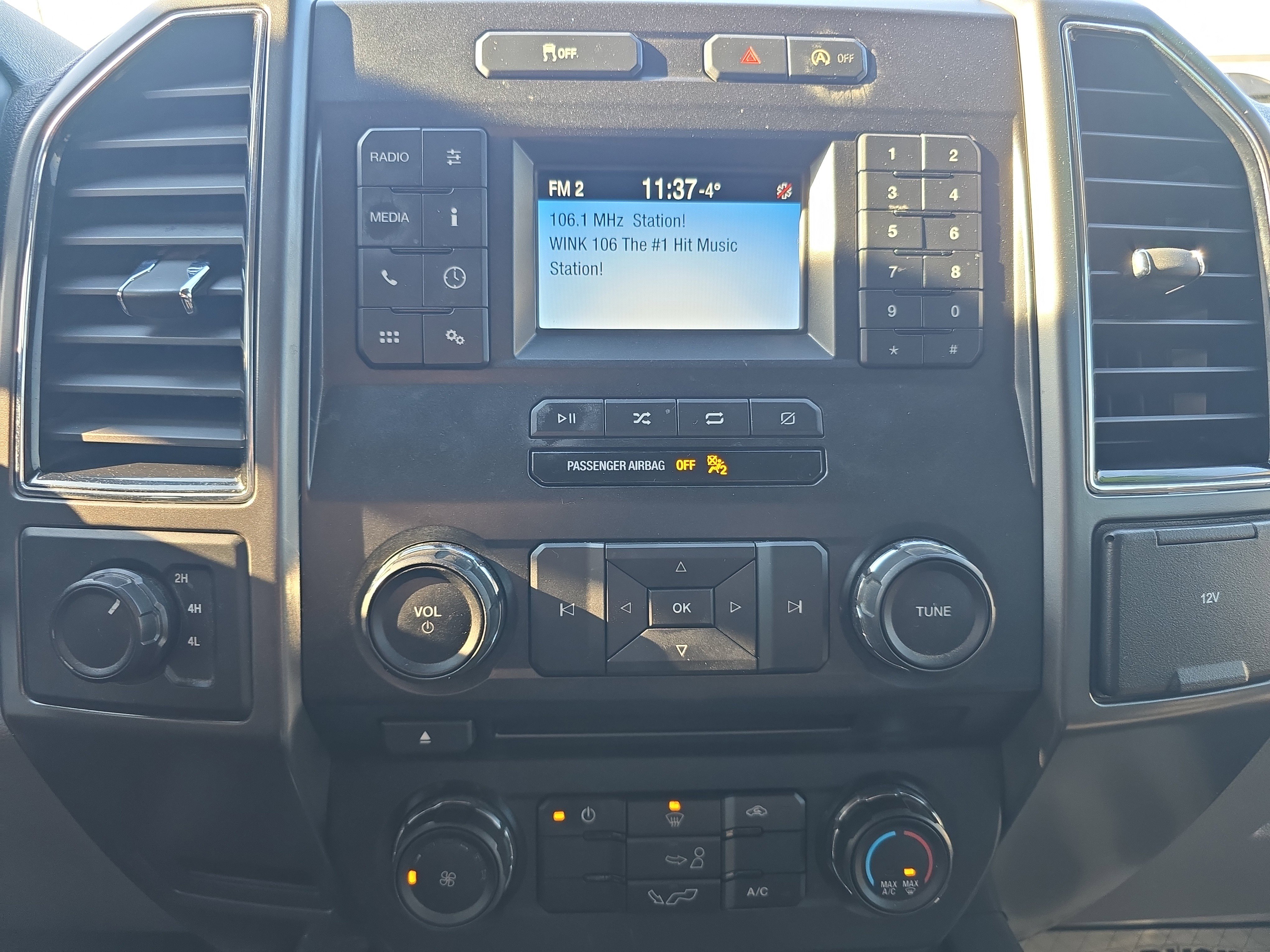 Used 2018 Ford F150 XLT w/ XTR Package image 28