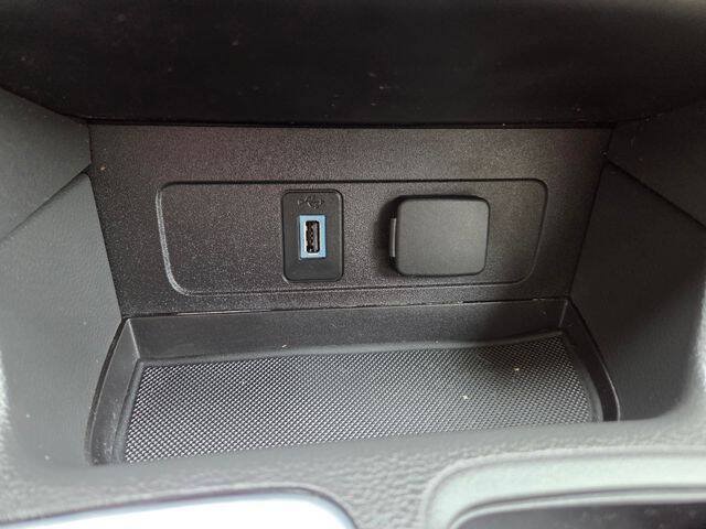 Used 2017 Ford Escape SE w/ SE Leather Comfort Package AWD/4WD image 31