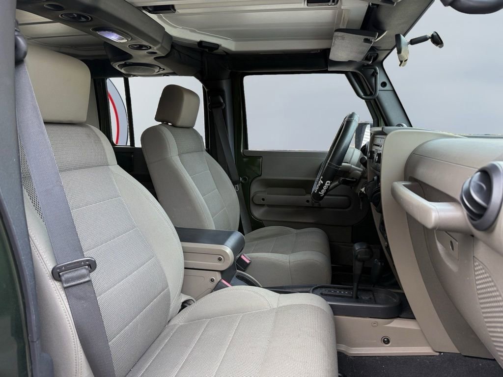 Used 2007 Jeep Wrangler Unlimited Rubicon w/ PWR Convenience Group image 17