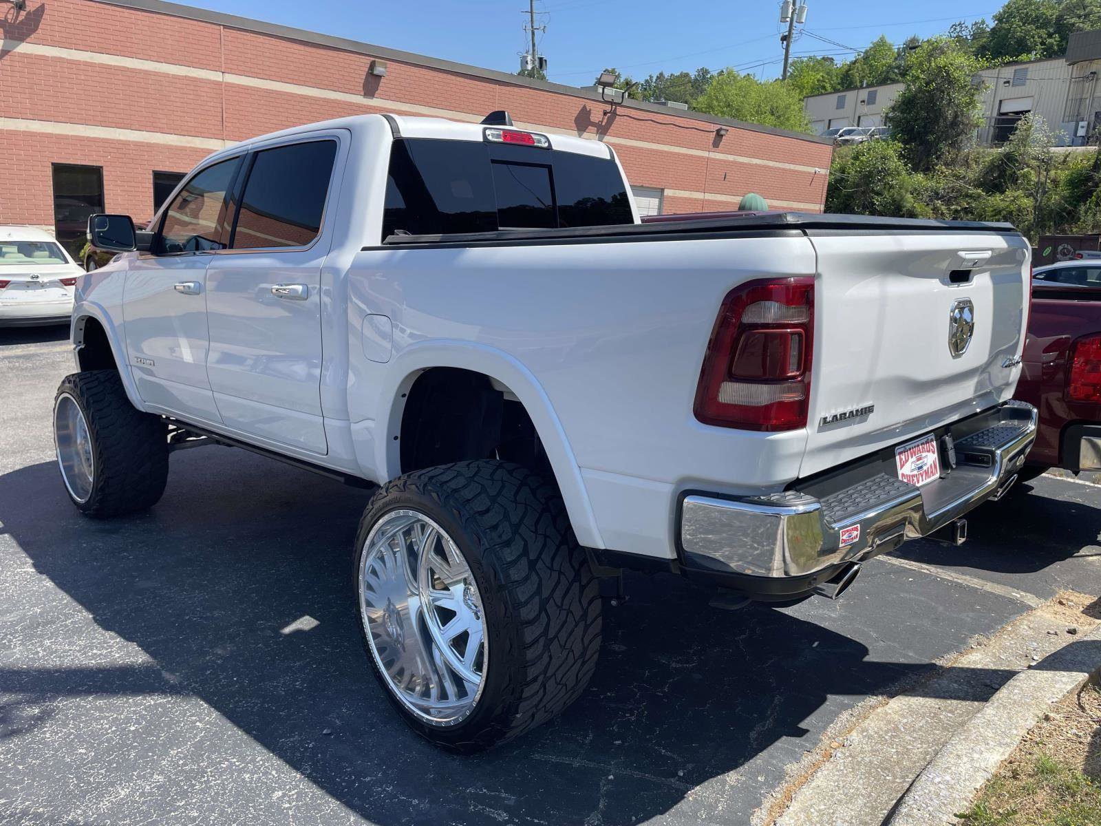 Used 2022 RAM 1500 Laramie AWD/4WD image 7