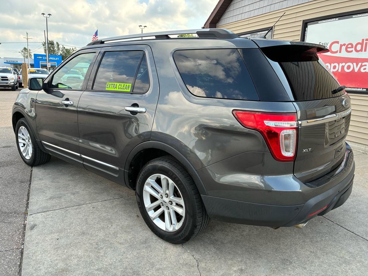 Used 2015 Ford Explorer XLT w/ Equipment Group 202A AWD/4WD image 7