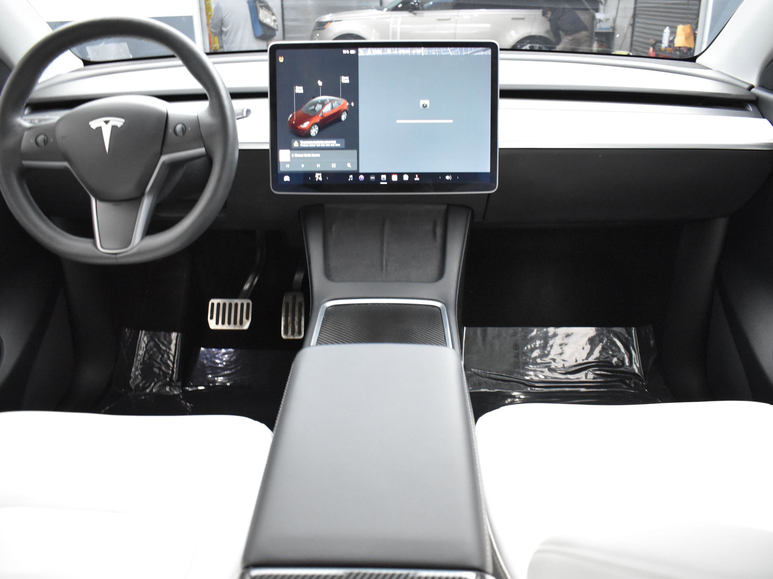 Used 2021 Tesla Model Y Long Range image 12