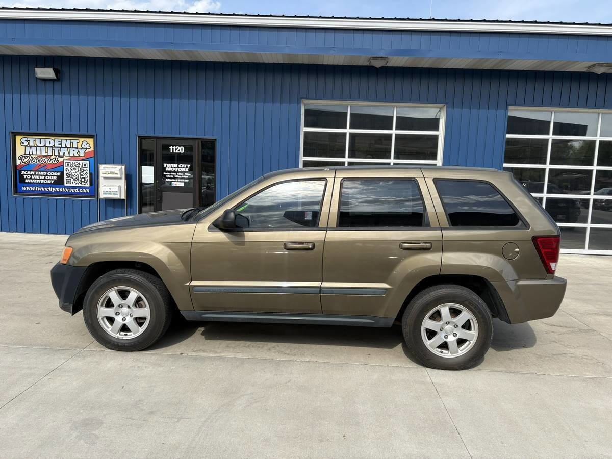 Used 2008 Jeep Grand Cherokee Laredo RWD image 1