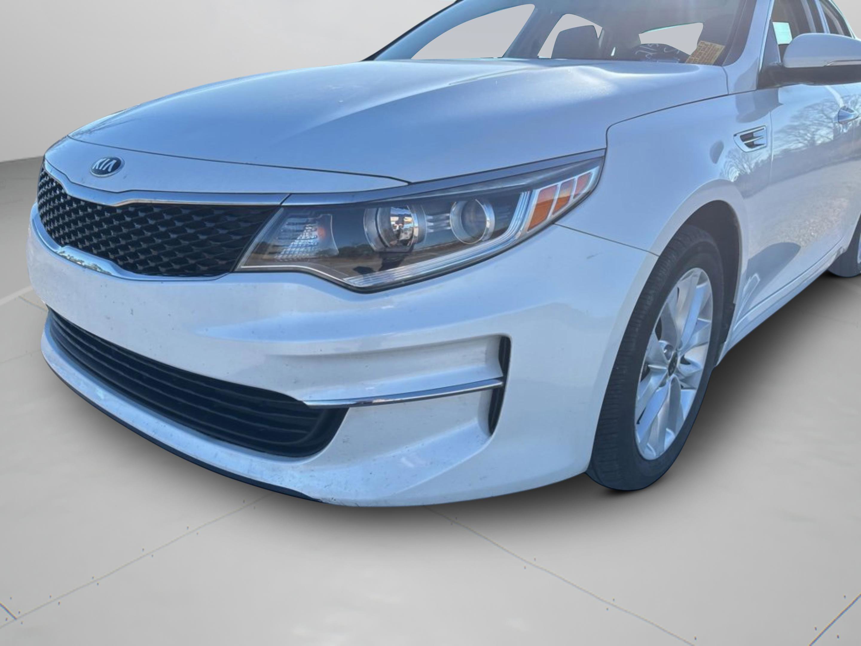 Used 2016 Kia Optima LX image 42