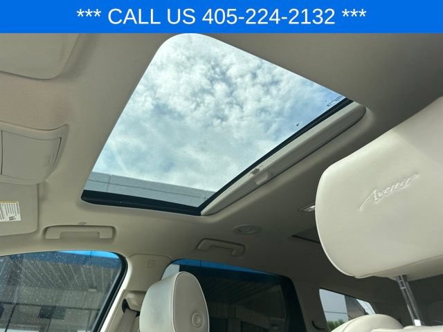 Used 2023 Buick Enclave Avenir AWD/4WD image 25