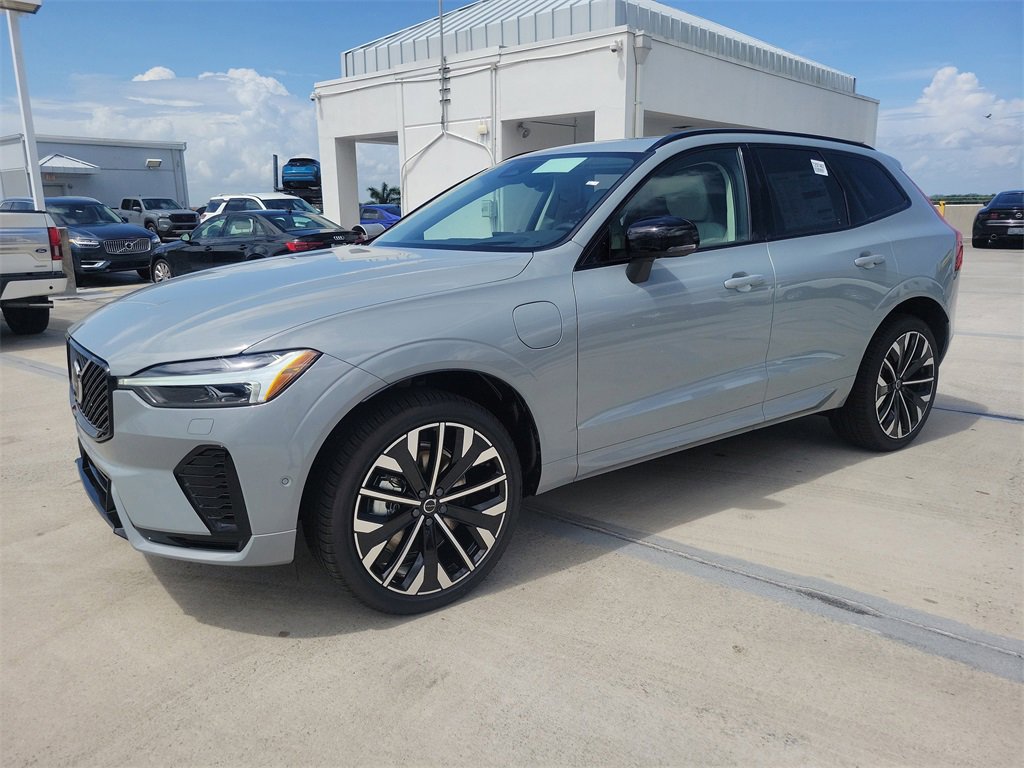 New 2026 Volvo XC60 T8 Ultra w/ Protection Package Premier image 4