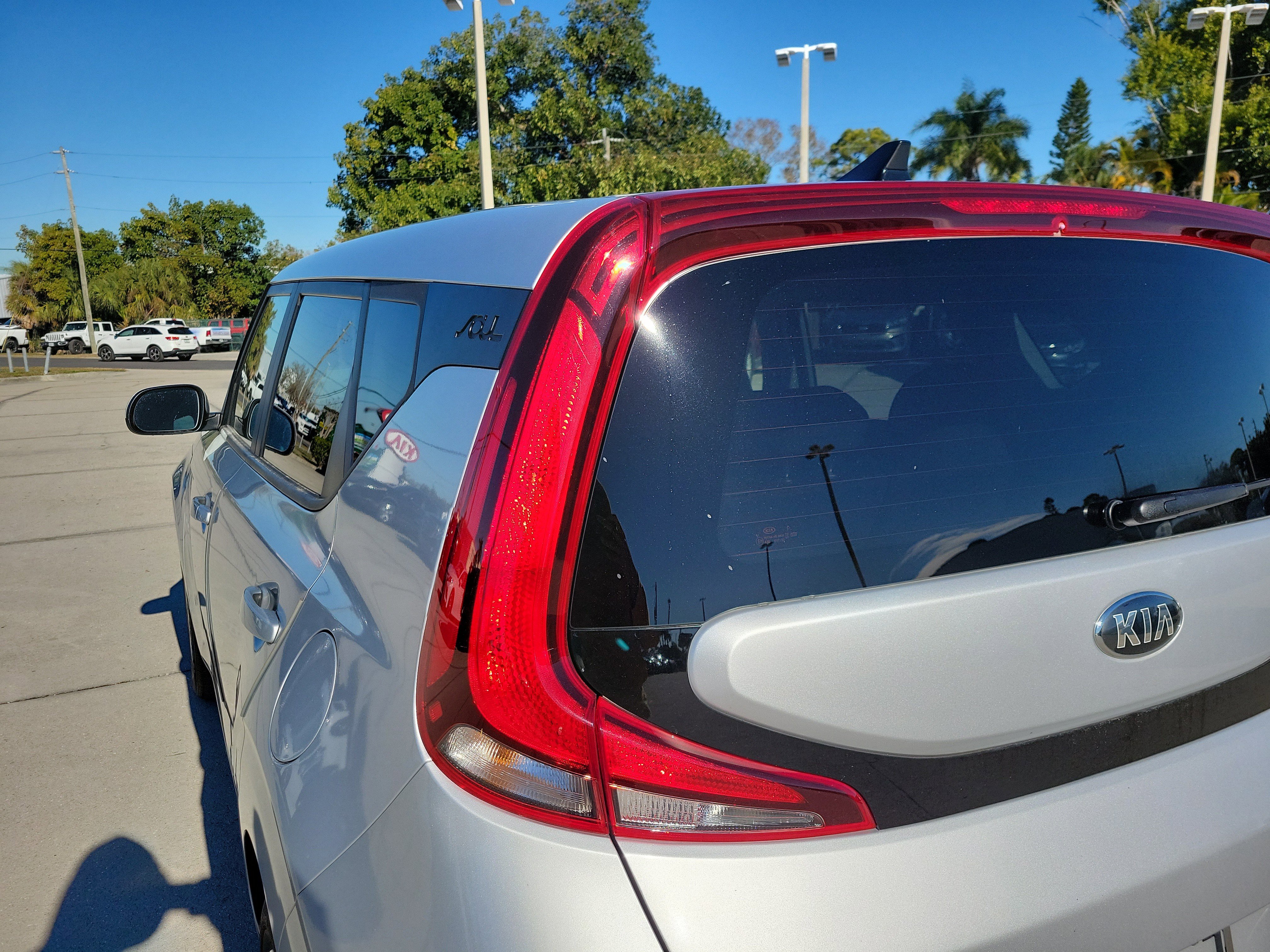 Certified 2020 Kia Soul LX image 10