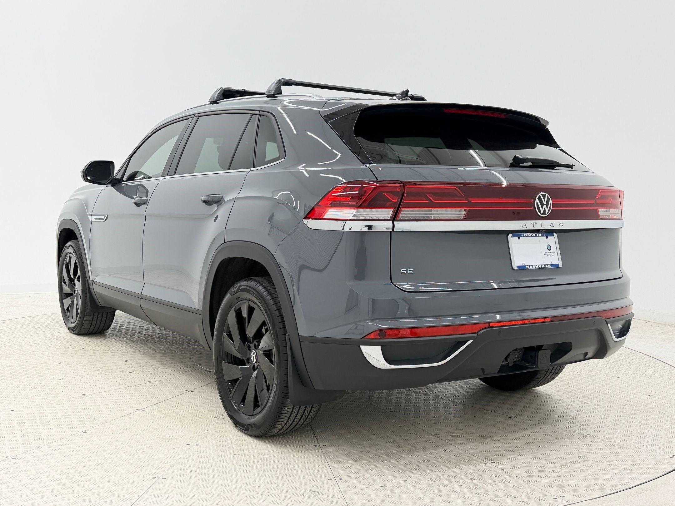 Used 2024 Volkswagen Atlas Cross Sport SE image 3