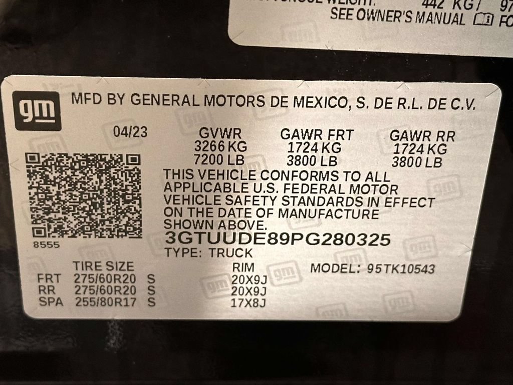 Used 2023 GMC Sierra 1500 SLT w/ SLT Premium Plus Package AWD/4WD image 32